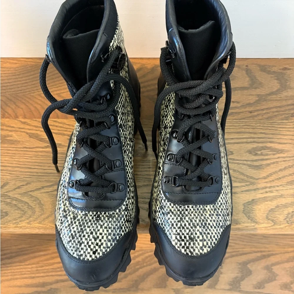 Limited Edition Moncler Helis White/ Black Leather Lace Up Ankle Boots - Picture 3 of 9